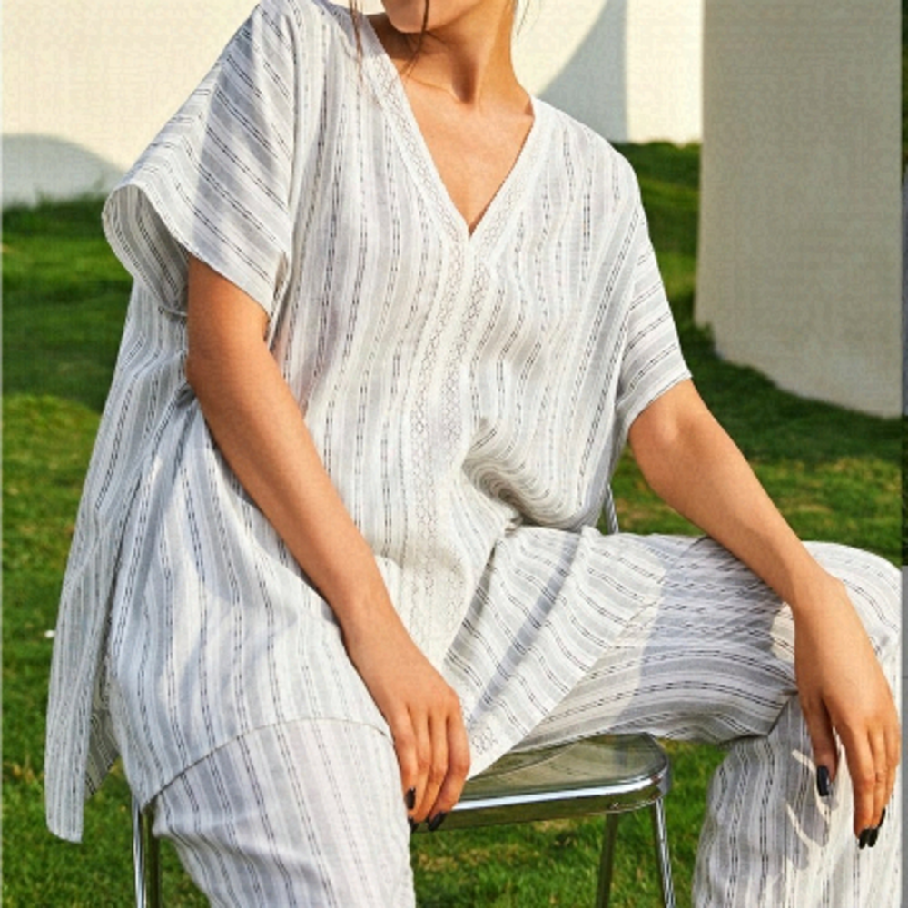 New Simple by Suzanne Betro White and Gray Stripes V-neck Tunic Top US M